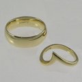 Wedding rings in yellow gold